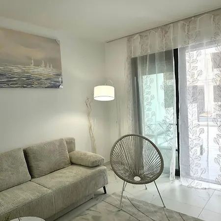 Y's Azure Horizon Apartmán *